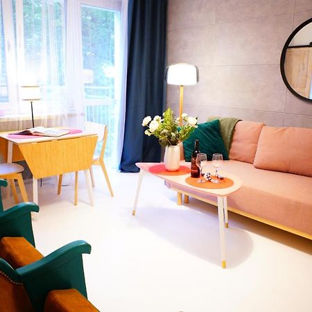 P&O Serviced Apartments Kinowa Warschau Buitenkant foto