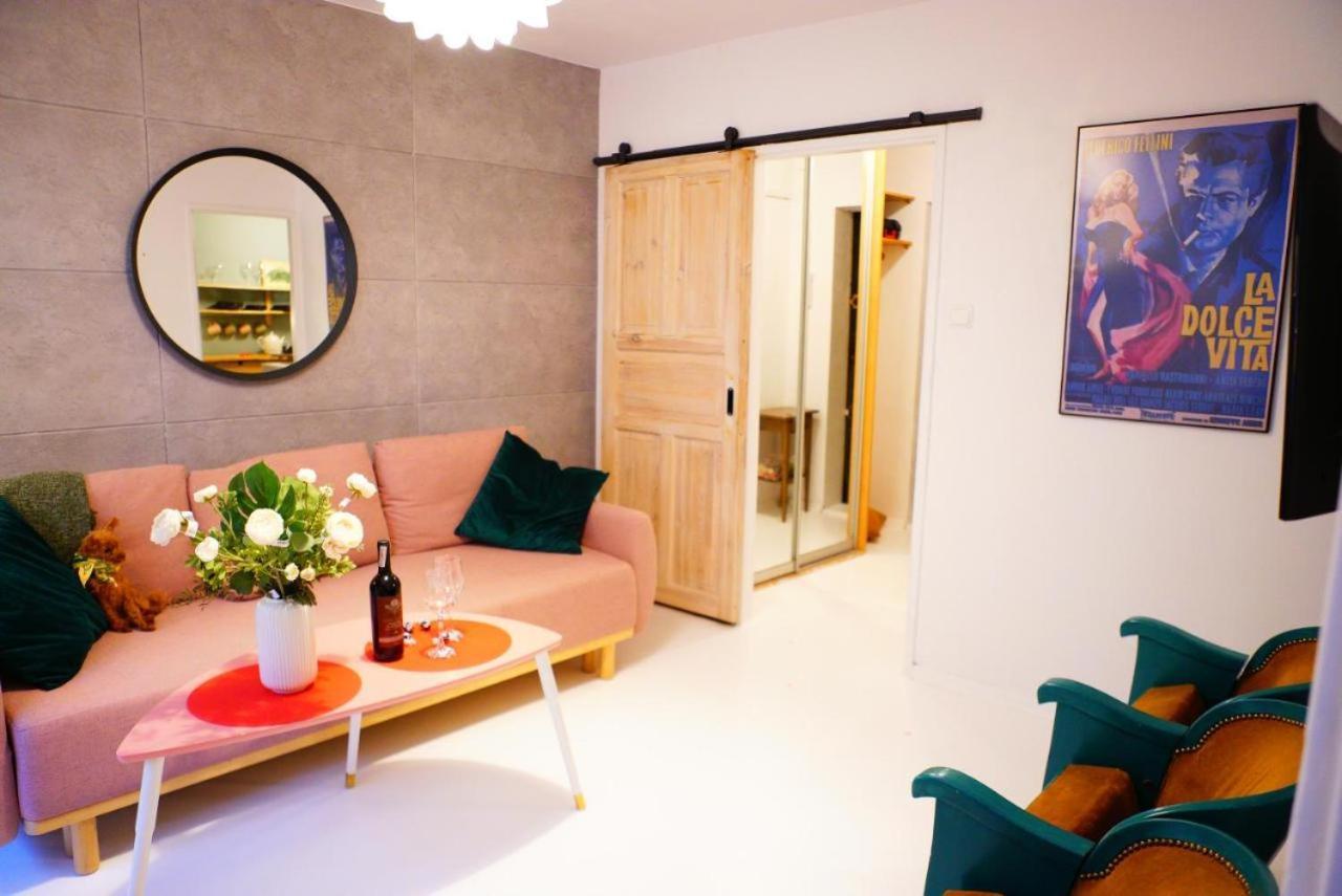 P&O Serviced Apartments Kinowa Warschau Buitenkant foto