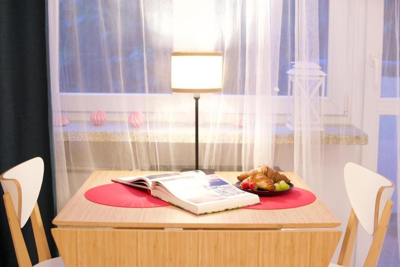 P&O Serviced Apartments Kinowa Warschau Buitenkant foto