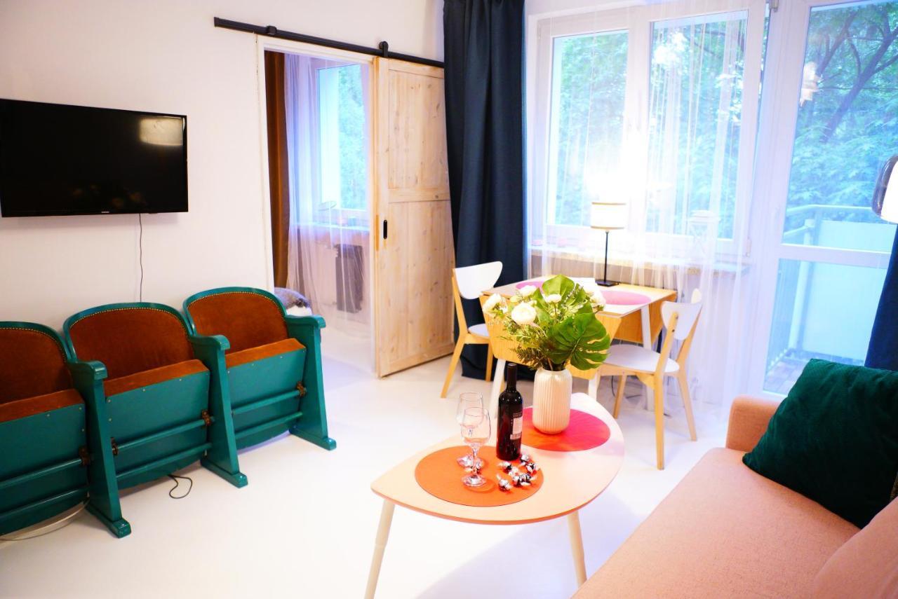 P&O Serviced Apartments Kinowa Warschau Buitenkant foto