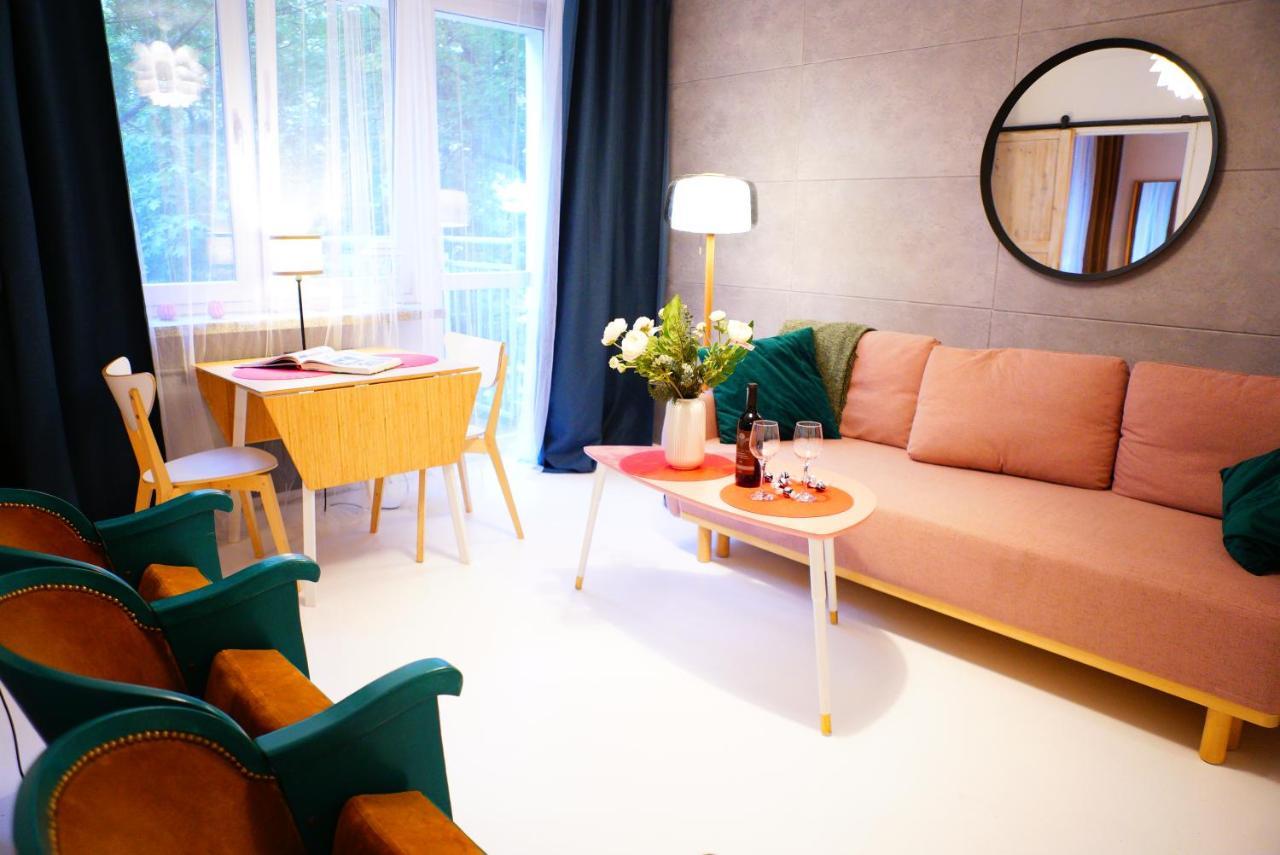 P&O Serviced Apartments Kinowa Warschau Buitenkant foto