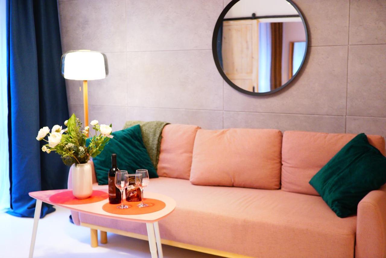 P&O Serviced Apartments Kinowa Warschau Buitenkant foto