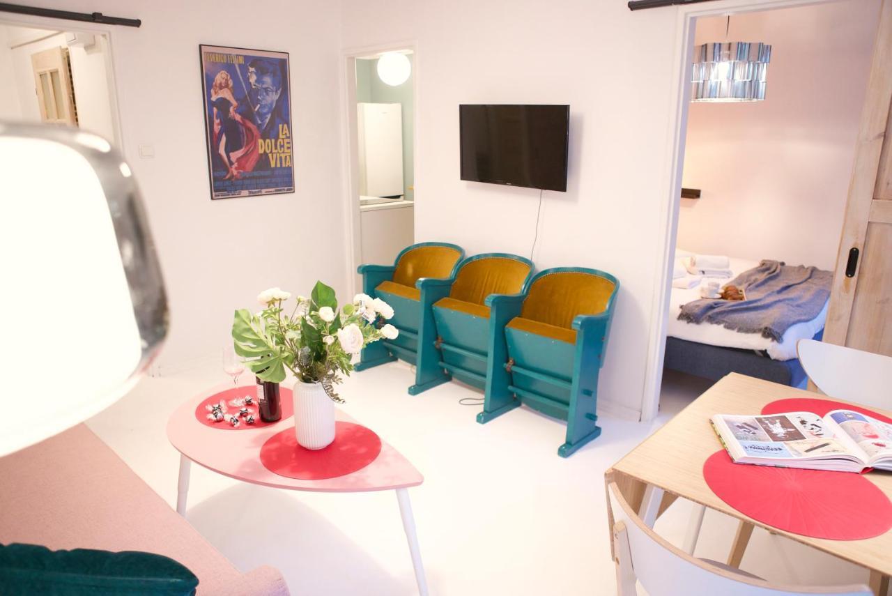 P&O Serviced Apartments Kinowa Warschau Buitenkant foto