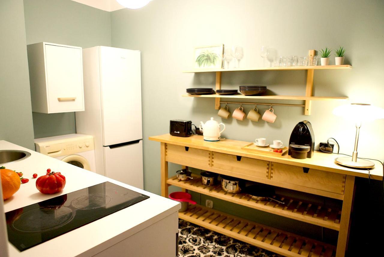 P&O Serviced Apartments Kinowa Warschau Buitenkant foto